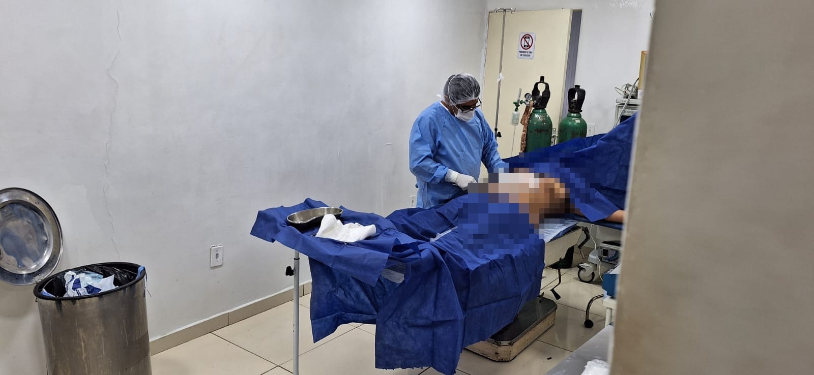 Polícia prende dois homens em clínica irregular em Nova Iguaçu no momento em que realizavam lipoaspiração